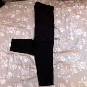Brand new never worn Capri leggings from torrid.